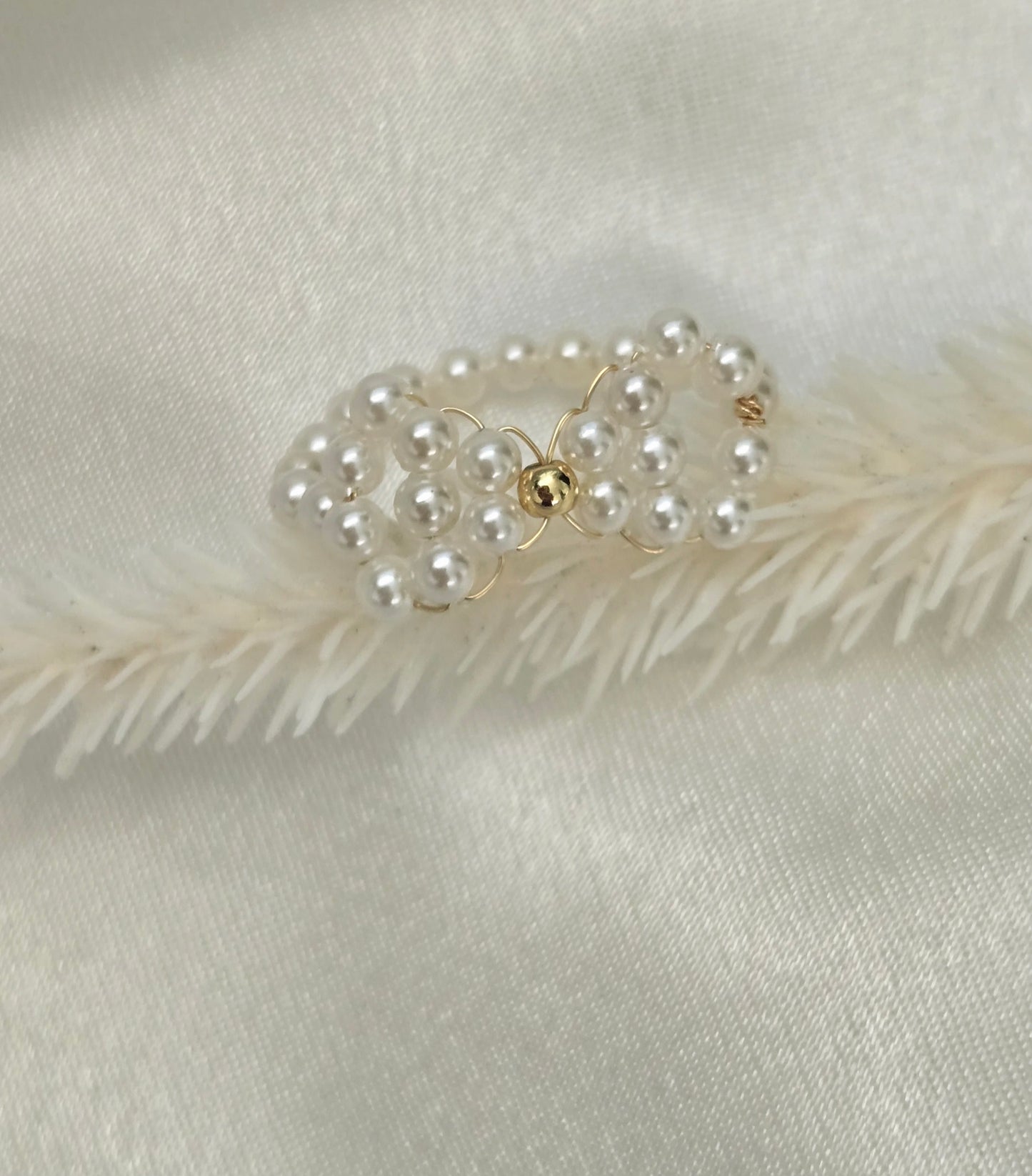 Bow Pearl Ring