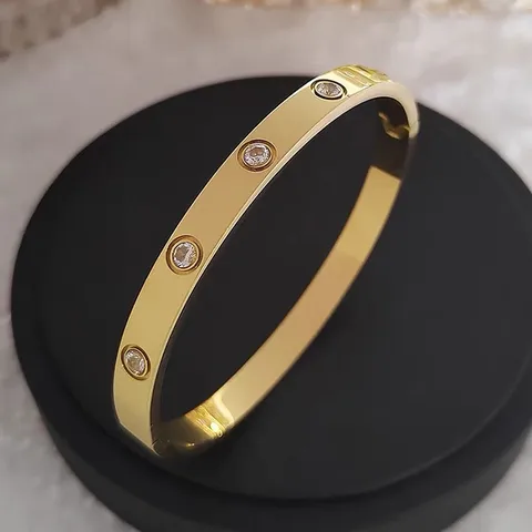 Julia Bangle