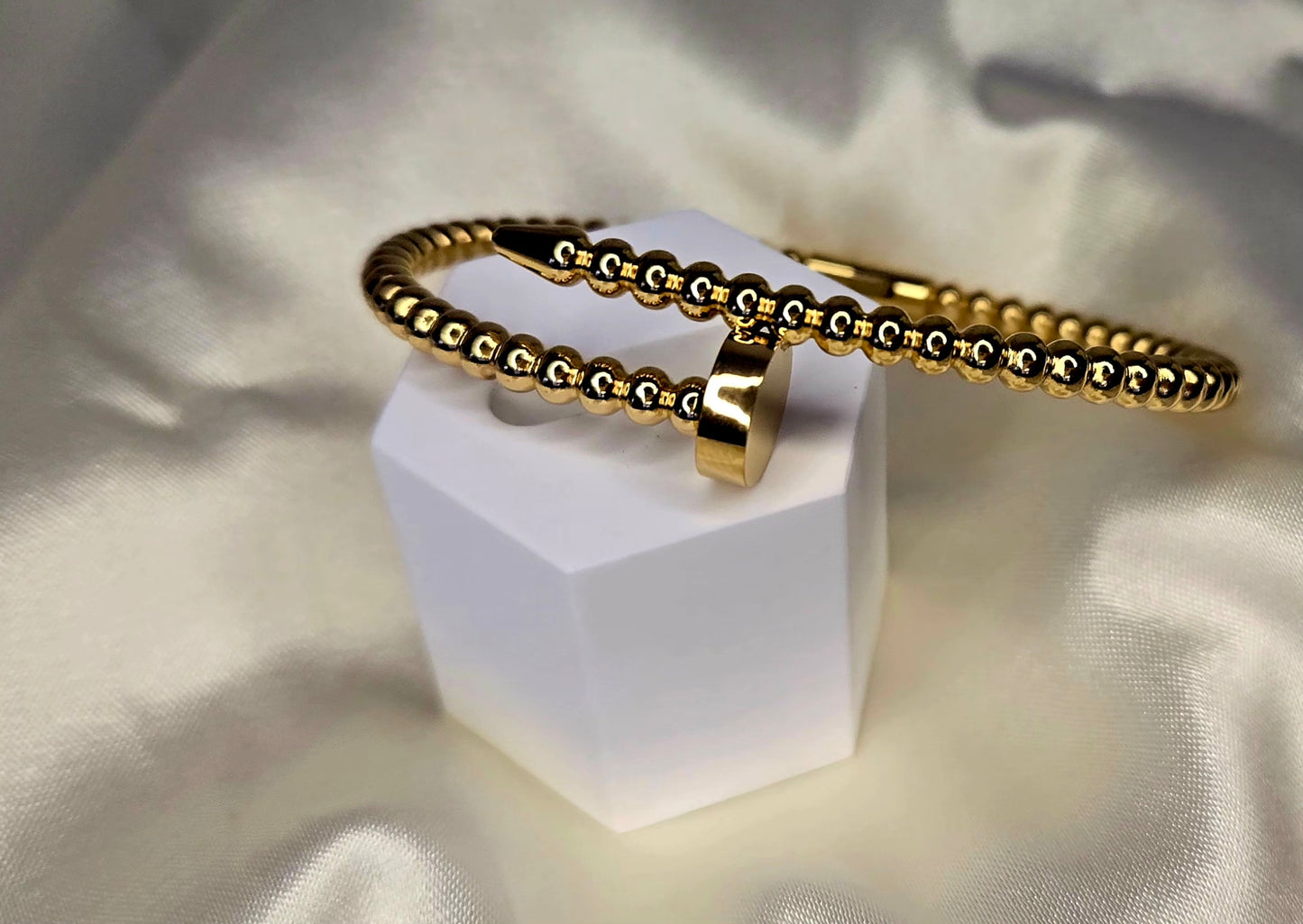 Ball Charlotte Bangle