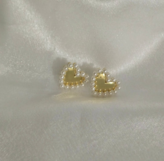 Pearl Heart Stud