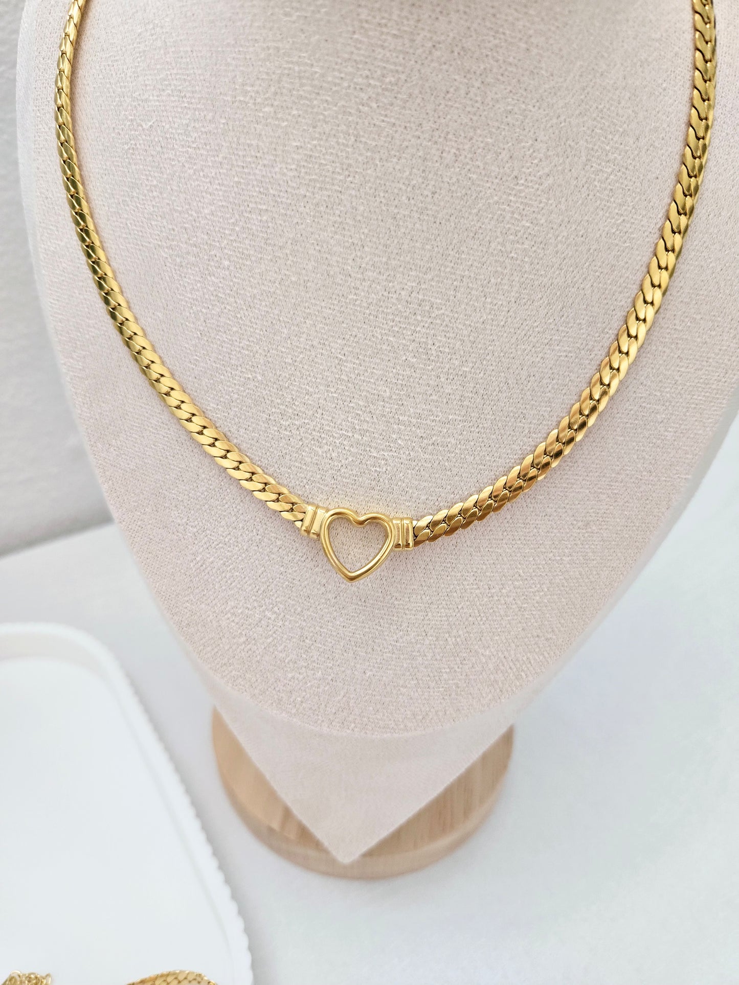 Julieta Choker