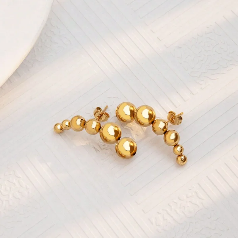 Balls Bar Earrings