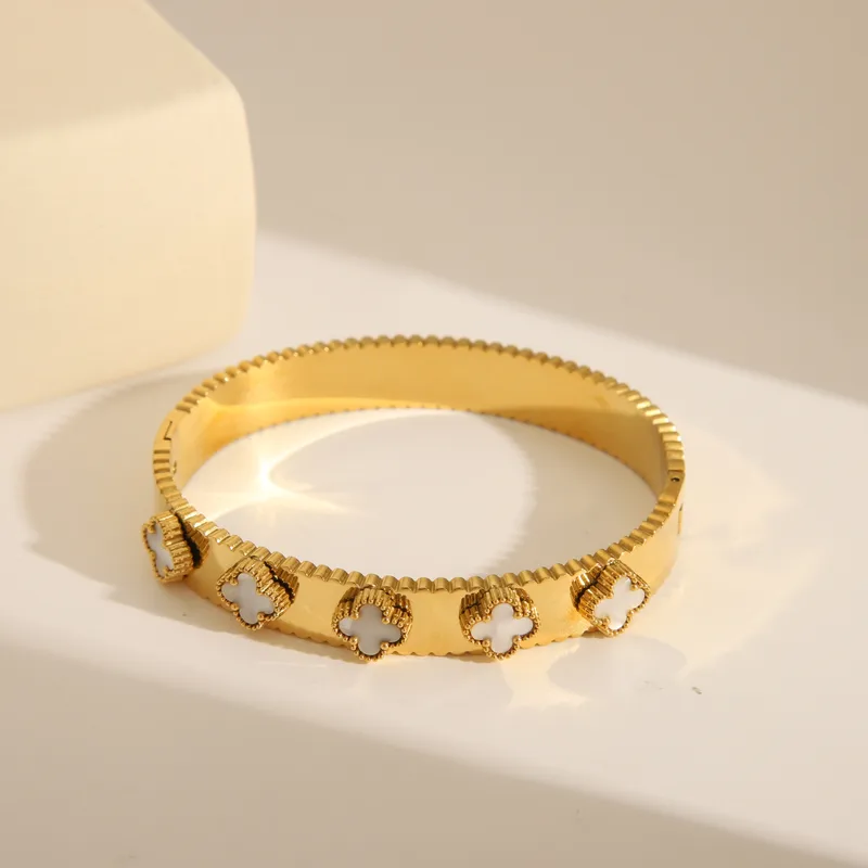 Clover Bangle
