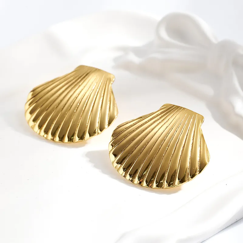 GOLDEN CONCH EARRINGS