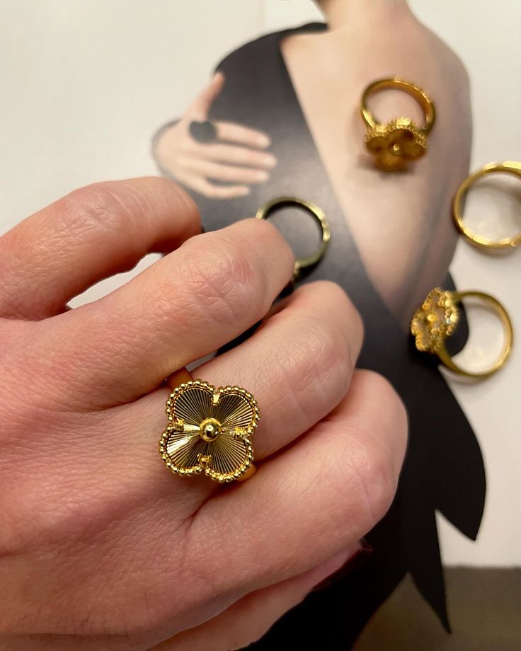 Gold Clover Ring