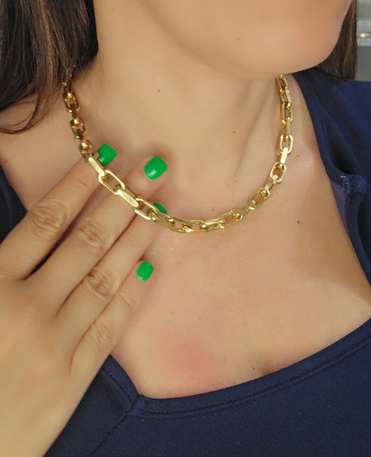 Velia Necklace