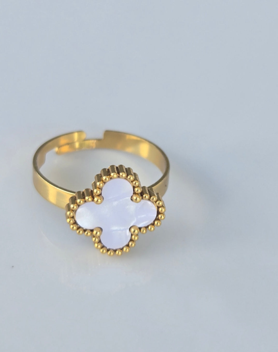 Clover Ring