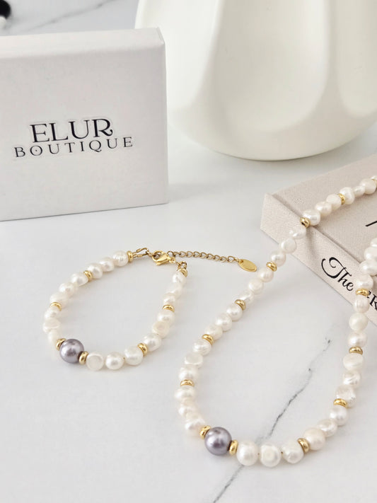 Unique Pearl Set