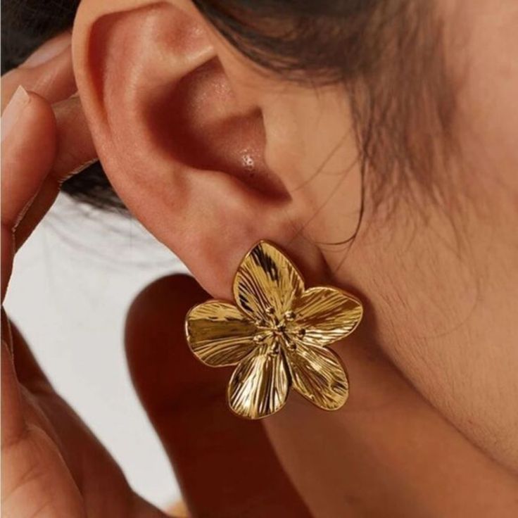 FLOWER EARRINGS