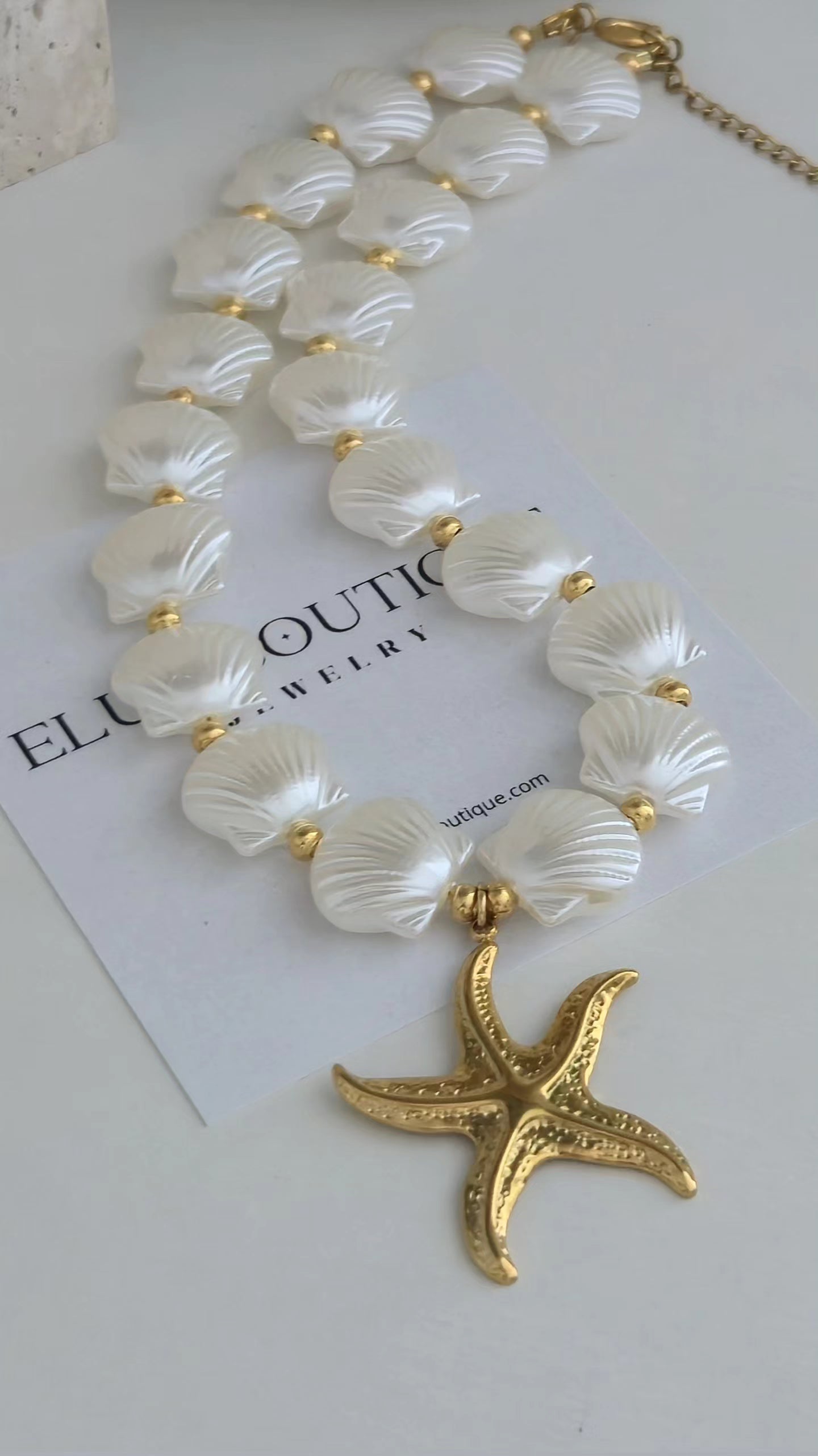 Concha Blanca Necklace